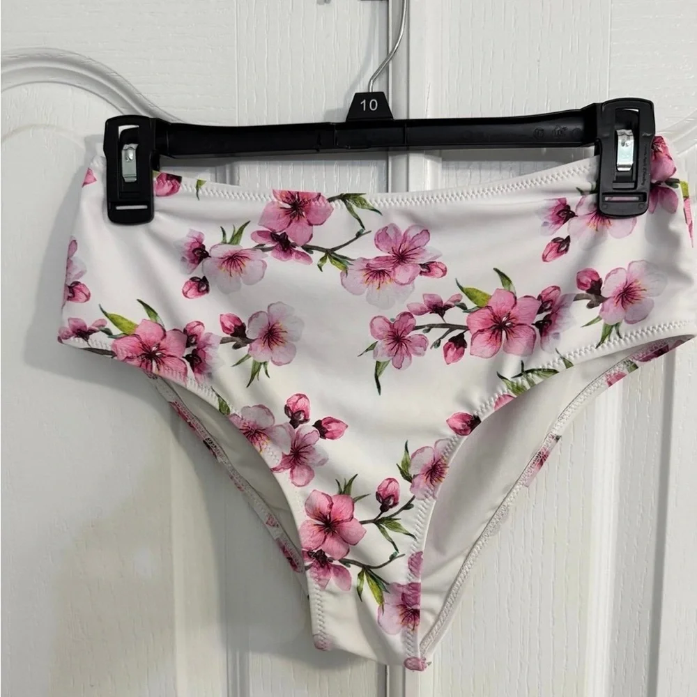 Women’s Swim Bundle – 3 Piece Set – Tankini & One Piece – Size M - Picture 4 of 7